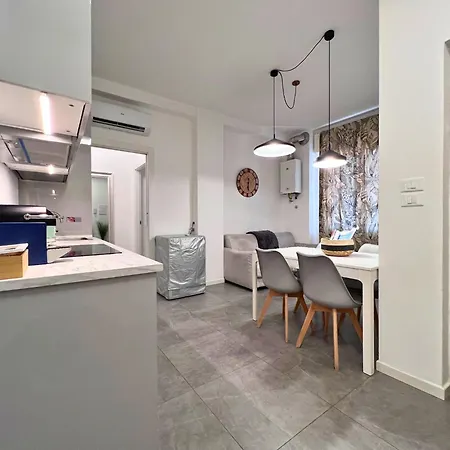 Апартаменты Ruffoni House - 3 With Private Bathrooms And Garage *