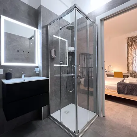 Апартаменты Ruffoni House - 3 With Private Bathrooms And Garage Верона
