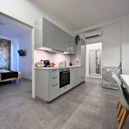 Апартаменты Ruffoni House - 3 With Private Bathrooms And Garage *