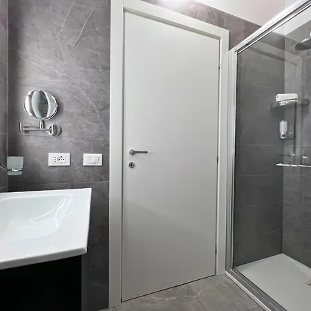 Апартаменты Ruffoni House - 3 With Private Bathrooms And Garage *