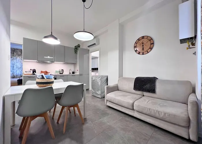 300m Fair - Ruffoni House 3 Bedrooms 3 Bath *